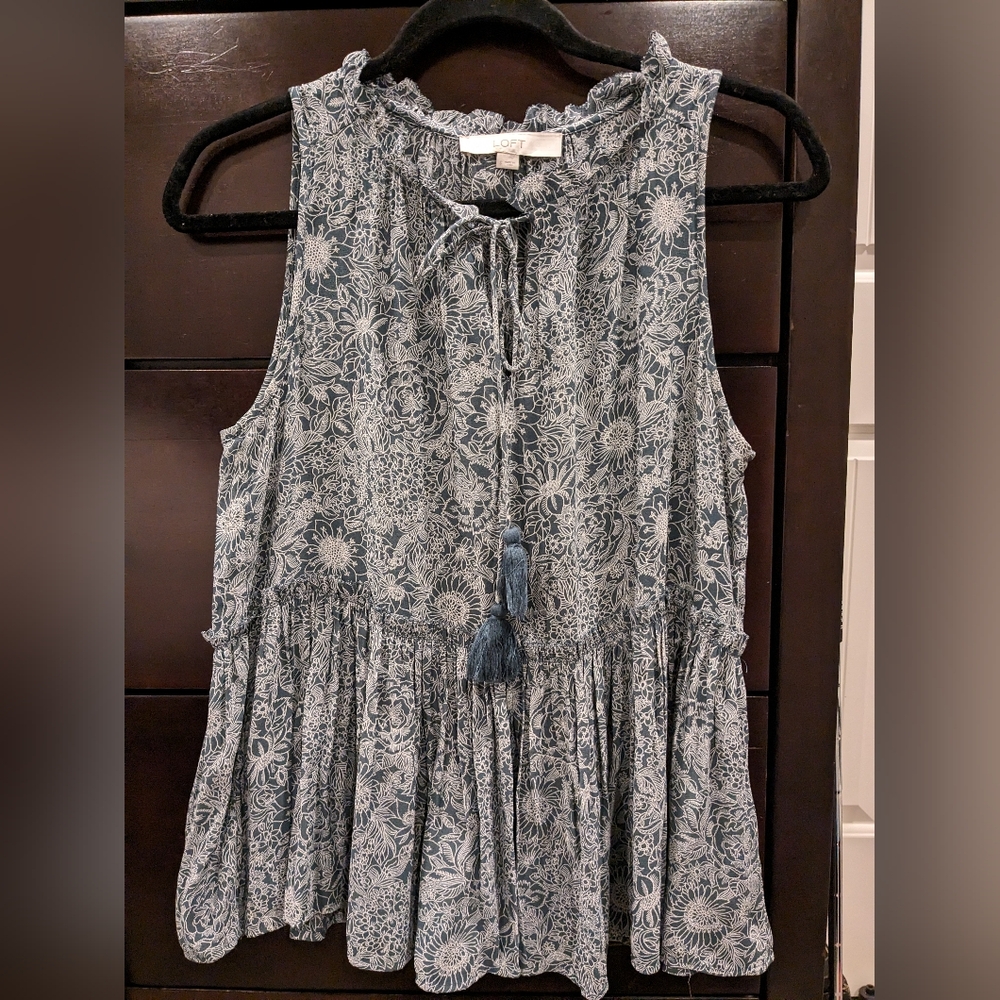 Loft -Ann Taylor sleeveless floral tassel top small